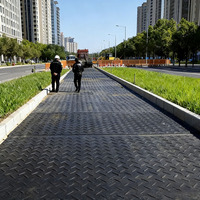 Tapis de protection au sol en PEHD, conception anti-affaissement, services de découpe CNC, résistants à l'huile et à la chaleur, 1220x2440mm pour chantiers boueux