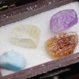 <span class=keywords><strong>12</strong></span> Uds mezcla de cristales naturales ágata forma Irregular Mini piedras preciosas energía curativa espécimen pulido mineral en caja - Product Image 3