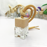 Diffuseur d'huiles essentielles vide en verre carré de 8 ml pour voiture, flacon pendentif d'aromathérapie avec bouchon en bois et sérigraphie