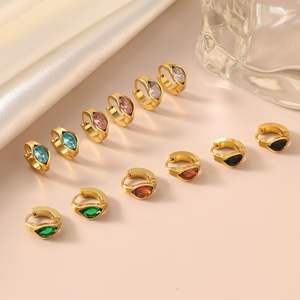 Boucles d'oreilles creuses carrées en acier inoxydable 304 Boucles d'oreille à la mode en or 18 carats électrolytique - Product Image 4