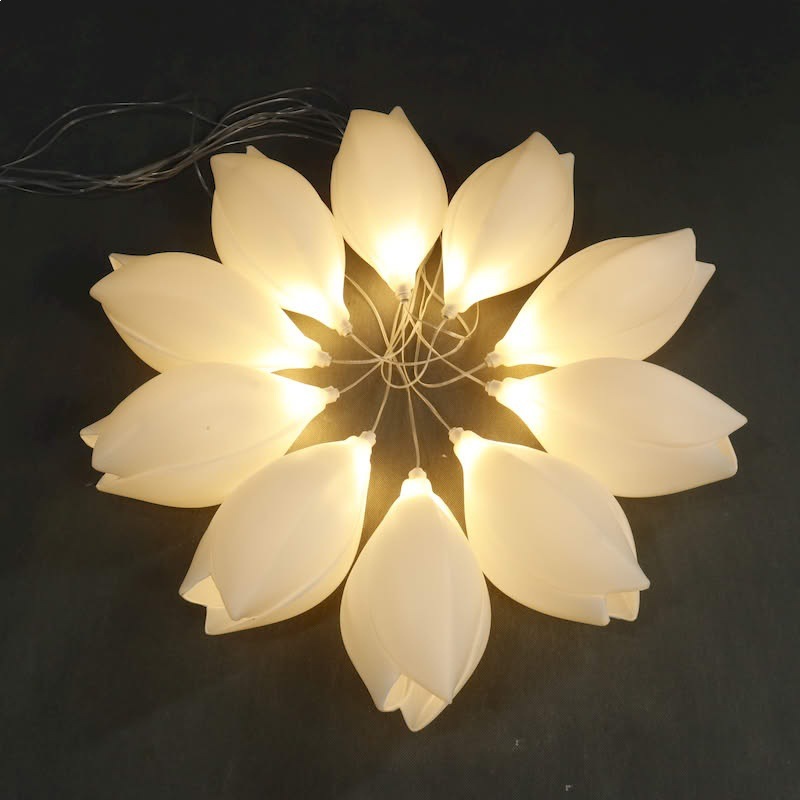 Lustre magnolia blanc à 10 têtes