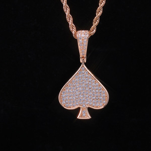 Colgante de Corazón de Póker Chapado en Oro de 18K al por Mayor con Circonitas Completas, Joyería de Lujo con Forma de Corazón de Carta de Póker - Product Image 3