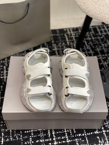 Sandalias casuales de alta calidad y a la moda, suela blanca, cómodas para uso en exteriores, antideslizantes, zapatos de playa, estilo veraniego - Product Image 6