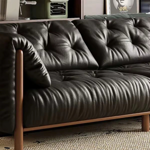 Sofá de Cuero Negro Estilo Moderno de Mediados de Siglo, con Botones Decorativos, Estructura de Madera Sólida, para Villa, Penthouse y Sala de Estar - Product Image 6