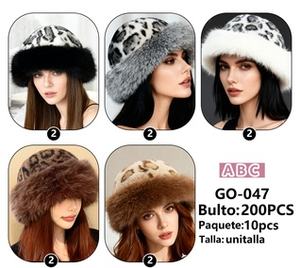 Gorro de Piel Sintética con Estampado de Leopardo, Gorro Étnico Cálido de Invierno para Mujer con Ala Ancha, Estilo Moderno para Clima Frío - Product Image 3