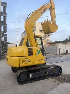 Komatsu PC60 à faibles heures avec mini-pelle d'occasion CE 6 tonnes | Chenille d'occasion d'origine japonaise pour le creusement et le creusement de tranchées - Product Image 4