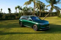 AITO M8 2026, SUV intelligent phare pour la famille |   Autonomie EV de 705 km / Autonomie EREV de 1590 km |   LiDAR 896 lignes |   Conduite intelligente