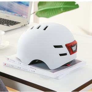 Casque de sport intelligent à LED clignotant pour femmes et hommes, accessoire pour trottinette électrique, vélo, moto - Product Image 4