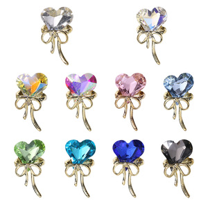 Vendita calda ciondoli a forma di cuore con ciondoli con strass gemme di cristallo oro metallo farfalla arco a forma di cuore <span class=keywords><strong>pietre</strong></span> e cristalli <span class=keywords><strong>per</strong></span> unghie - Product Image 6