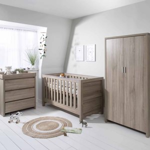 Lit bébé en chêne massif de conception européenne moderne, construction en bois durable, ensemble de meubles sécuritaires pour la chambre à coucher et le salon - Product Image 1