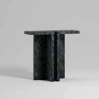 Table d'appoint en marbre veiné brut Dream Home, structure symétrique en dalle fendue, table d'appoint design en pierre pour projets résidentiels et villas