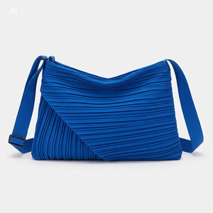 Mochila Plisada Miyake Casual Nueva Colección Verano 2026 Naranja de Moda Ajustable para Uso Diario Venta al por Mayor - Product Image 6