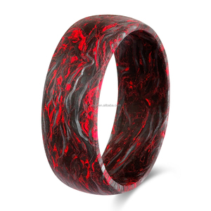 Poya Đỏ Burl rèn sợi carbon Nhẫn cưới cho nam giới - Product Image 1
