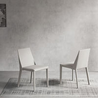 Chaise rembourrée en mousse haute densité avec cadre épaissi pour mobilier commercial, idéale pour café, salle de réunion, salle à manger