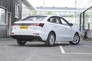 Roewe I5 1.5L manuel abordable, en stock, livraison rapide |   Moteur fiable, sièges confortables, entretien facile - Product Image 2