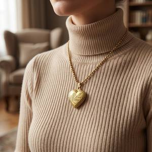Collana con Medaglione a Cuore Personalizzabile in Ottone Anticato, con Foto, Stile Retrò, Intaglio Floreale, Gioiello Commemorativo, Regalo per la <span class=keywords><strong>Festa</strong></span> della Mamma - Product Image 3
