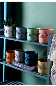 Bonita <span class=keywords><strong>maceta</strong></span> de macarrón de cerámica con acabado esmaltado, gafas de cara redonda con patrón cuadrado para interiores y exteriores para uso en el jardín - Product Image 4