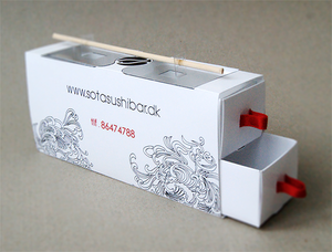Boîte coulissante d'emballage de tirage de récipient à sushi personnalisé, boîte à emporter diviseur de style première, boîte à sushi bento boîte à sushi japonaise noire - Product Image 4