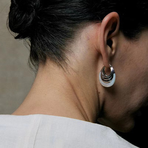 Pendientes de Aro Retro para Mujer con Diseño Geométrico de Ágata Tallada, Chapado en Cobre/Platino, Aleación, Diseño de Nicho Moderno, Regalo de Moda - Product Image 4