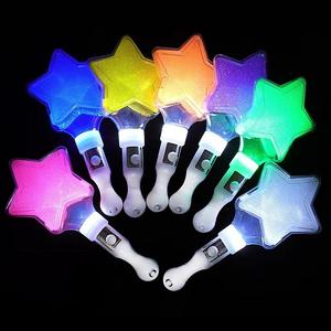 Bâton Lumineux Magique Multifonctionnel de Haute Qualité, Étoile Clignotante Pentagramme en PE, 26cm, Bâton Lumineux Jour de la Terre - Product Image 1