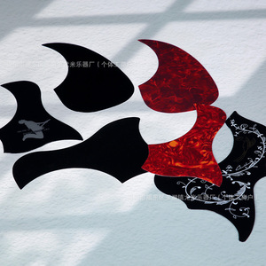 Protector de Guitarra Universal de Celuloide Resistente a Arañazos, Forma de Gota de Agua/Pájaro, para Guitarras de 38, 40 y 41 Pulgadas - Product Image 1