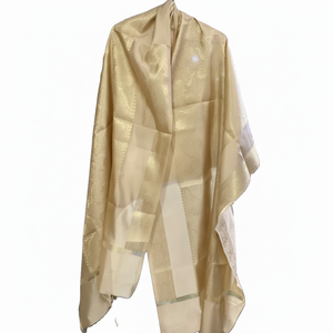 Dupattas en soie gaufrée faits à la main pour femmes, accessoire vestimentaire traditionnel indien et pakistanais exquis, fabriqué en Inde, en stock - Product Image 1