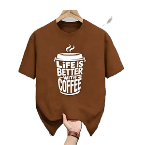 T-shirt 100% cotone 180g casual unisex con <span class=keywords><strong>grafica</strong></span> 'Life Is Better With Coffee Cup', citazione per amanti della caffeina e baristi, <span class=keywords><strong>tipografia</strong></span> - Product Image 3