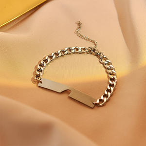 Hot New Couple Bracelet Set Acero inoxidable Heart Cutting Lover Barra curva One Silver One Gold Plated Bangle Type Gift - Product Image 3