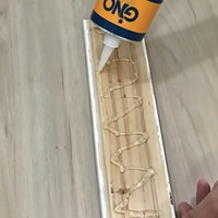 Colle liquide transparente sans clouage du fabricant chinois pour un positionnement rapide des panneaux muraux et des plinthes