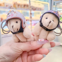 En gros, Porte-clés mignon en peluche ours en casque de moto, breloque de sac et porte-clés de voiture pour filles