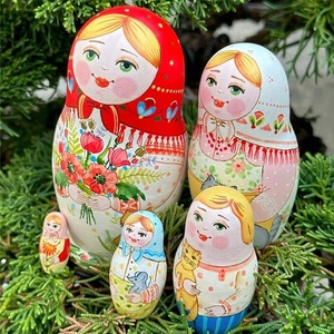 Sculpture de Matryoshka russe en fibre de verre, peinture décorative extérieure de style dessin animé, magnifique, pour centre commercial, exportation européenne, pour place - Product Image 3