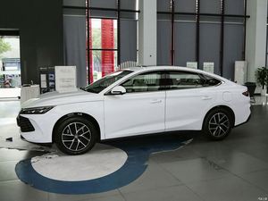 รถซีดานไฮบริด2024 BYD Qin L DMI ความเร็วสูง2WD ไฟฟ้า var 2400กม. ระยะไกล101แรงม้า L4 1.5L 90กม. EV ยานยนต์พลังงานใหม่ - Product Image 4