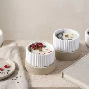 Vela Aromática de Cera de Soya Decorativa Arovi, Estilo Artesanal con Adornos Botánicos, Vela Decorativa para el Hogar, Regalo Estético - Product Image 2