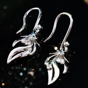 Pendientes Clásicos de Oro Sólido de 9K/14K/18K con Cuatro Garras y Diamante de Laboratorio Redondo Brillante para Joyería Minimalista - Product Image 2