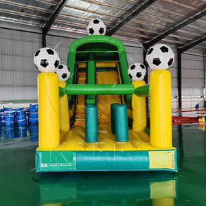 Venta caliente fútbol hinchable Castillo tobogán comercial PVC inflable seco tobogán salto Castillo tobogán inflable para la diversión de los niños - Product Image 1