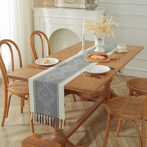 <span class=keywords><strong>Chemin</strong></span> <span class=keywords><strong>de</strong></span> <span class=keywords><strong>Table</strong></span> Rustique Style Jacquard Vintage en <span class=keywords><strong>Lin</strong></span> Chemins <span class=keywords><strong>de</strong></span> <span class=keywords><strong>Table</strong></span> Boho avec Glands pour Décoration <span class=keywords><strong>de</strong></span> <span class=keywords><strong>Table</strong></span> Maison et Usage Quotidien - Product Image 1