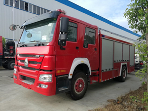 Nouveau <span class=keywords><strong>prix</strong></span> de <span class=keywords><strong>camion</strong></span> de lutte contre l'incendie 8X4 6X4 6X6 4X4 petit réservoir d'eau Isuzu diesel robuste pour l'<span class=keywords><strong>aéroport</strong></span> - Product Image 4