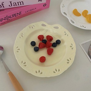 Assiette de table en céramique <span class=keywords><strong>blanche</strong></span> avec bordure ajourée en dentelle en relief, assiette décorative en <span class=keywords><strong>porcelaine</strong></span> pour mariage, anniversaire, vaisselle de table, vente en gros - Product Image 4