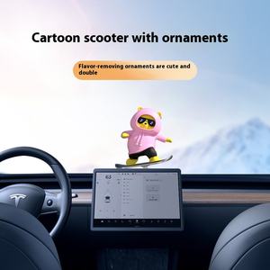 Dessin animé ours intérieur voiture ornements <span class=keywords><strong>planche</strong></span> <span class=keywords><strong>à</strong></span> <span class=keywords><strong>roulettes</strong></span> ours mobile PVC aluminium voiture fournitures Kit mignon décoration intérieure accessoires - Product Image 2