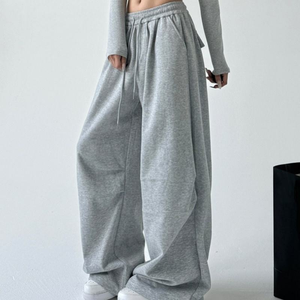 <span class=keywords><strong>Pantalon</strong></span> cargo décontracté ample personnalisé pour femmes <span class=keywords><strong>Pantalon</strong></span> baggy gris <span class=keywords><strong>Pantalon</strong></span> de survêtement à jambes larges pour femmes - Product Image 3