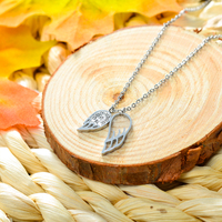 Collier tendance pour femme avec pendentif ailes d'ange en acier inoxydable plaqué or et chaîne à maillons, pierre de naissance personnalisée, vente en gros
