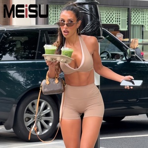 Reggiseno sportivo alla moda con scollo all'americana e schiena scoperta, top da yoga ad alto sostegno, crop top da palestra con imbottiture rimovibili, reggiseno da allenamento per corsa e fitness - Product Image 5