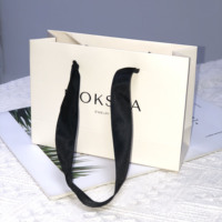 Sac cadeau personnalisé de luxe au détail avec logo pour boutique parfum/bougie/bijoux emballage pour les promotions