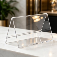 Présentoirs de table triangulaires en acrylique ultra-transparent en forme de V pour nom de juge, avec logo personnalisé