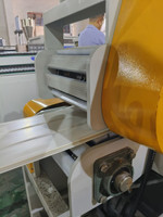 Ligne de production de panneaux de plafond et de panneaux muraux en PVC plastique, machine d'extrusion de panneaux de décoration en PVC