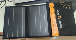 Bolsa Solar Plegable Monocristalina de 21W Lista para Usar, con 2 Puertos USB, Diseño Impermeable para Viajes, Camping y Carga al Aire Libre - Product Image 2