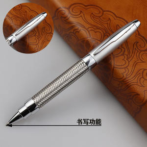 ปากกาลูกลื่นดีไซน์พิเศษสีเงินหรูหรา ทำจากลวดโลหะถัก พร้อมโลโก้สั่งทำ หมึกสีดำ/น้ำเงิน ของขวัญส่งเสริมการขาย - Product Image 3