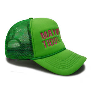 Gorras Trucker Personalizadas de 5 Paneles, Estilo Clásico Y2K, Gorra Trucker con Visera Curva, Gorra Estructurada con Malla Trasera y Cierre a Presión - Product Image 1