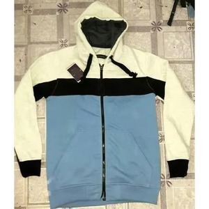 Sweat-shirt à capuche pour homme au design unique, en tissu léger, pour l'automne et l'hiver, idéal pour les tenues décontractées et les voyages, disponible à la vente - Product Image 3