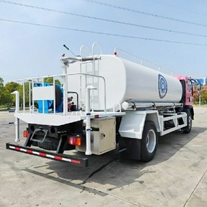 Precio de Fábrica, Camión Cisterna de Agua SINOTRUK HOWO 4X2 de 9CBM, Camión Cisterna en Venta - Product Image 5